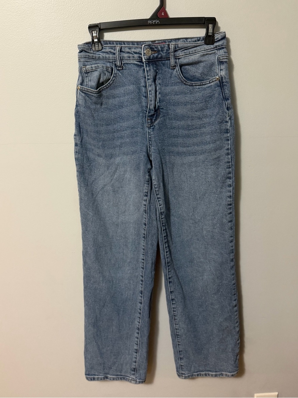 GUESS Women’s High Rise Mom Jeans Size 27 Medium Wash Straight Leg Denim